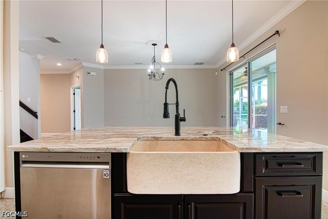 2534 Verdmont Court, Cape Coral, FL 33991 photo 5