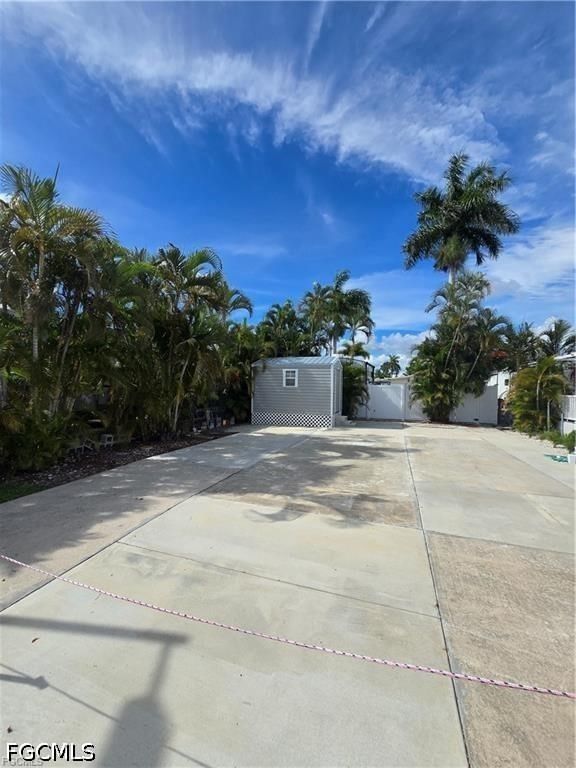 5650 Red Bird Lane, Fort Myers, FL 33908 photo 3