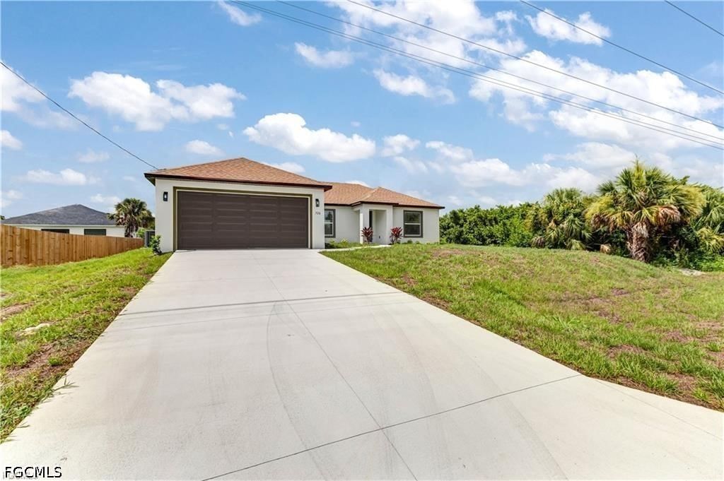 731 Anaconda Avenue S, Lehigh Acres, FL 33974 photo 2