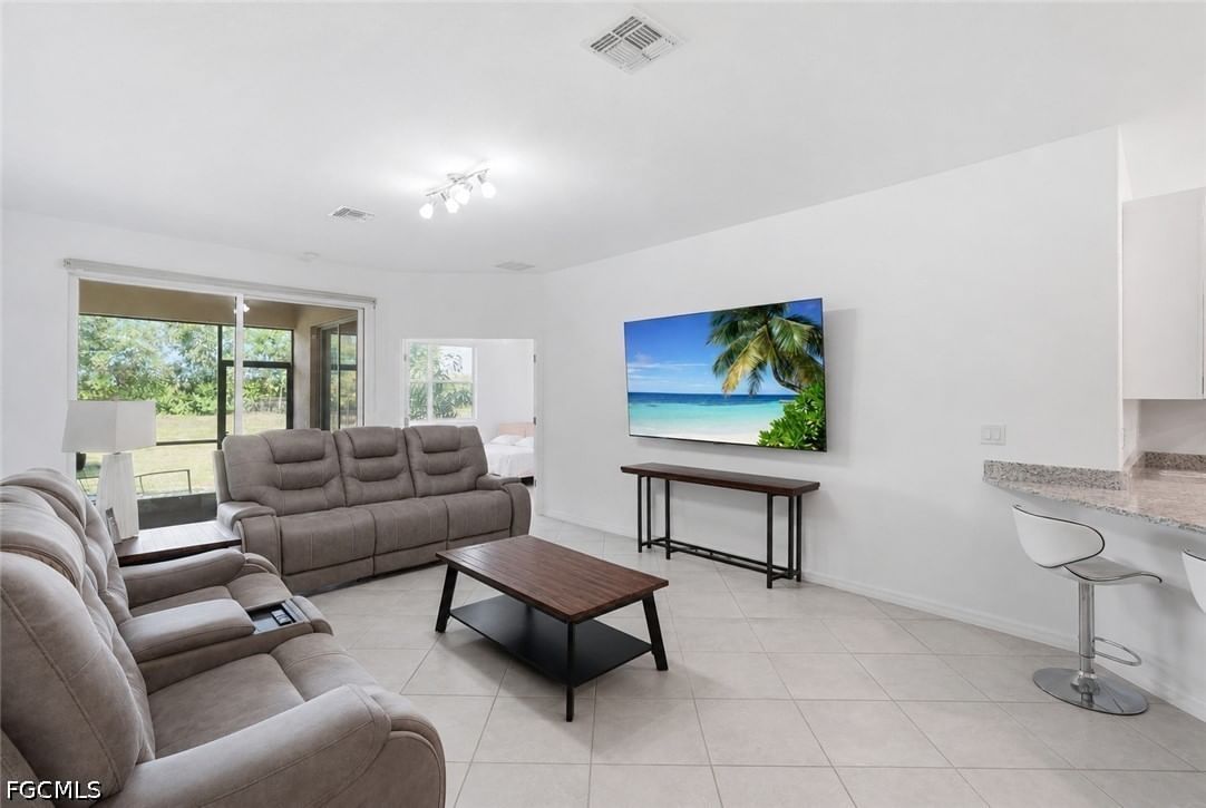 1648 Alameda Drive, Naples, FL 34120 photo 4