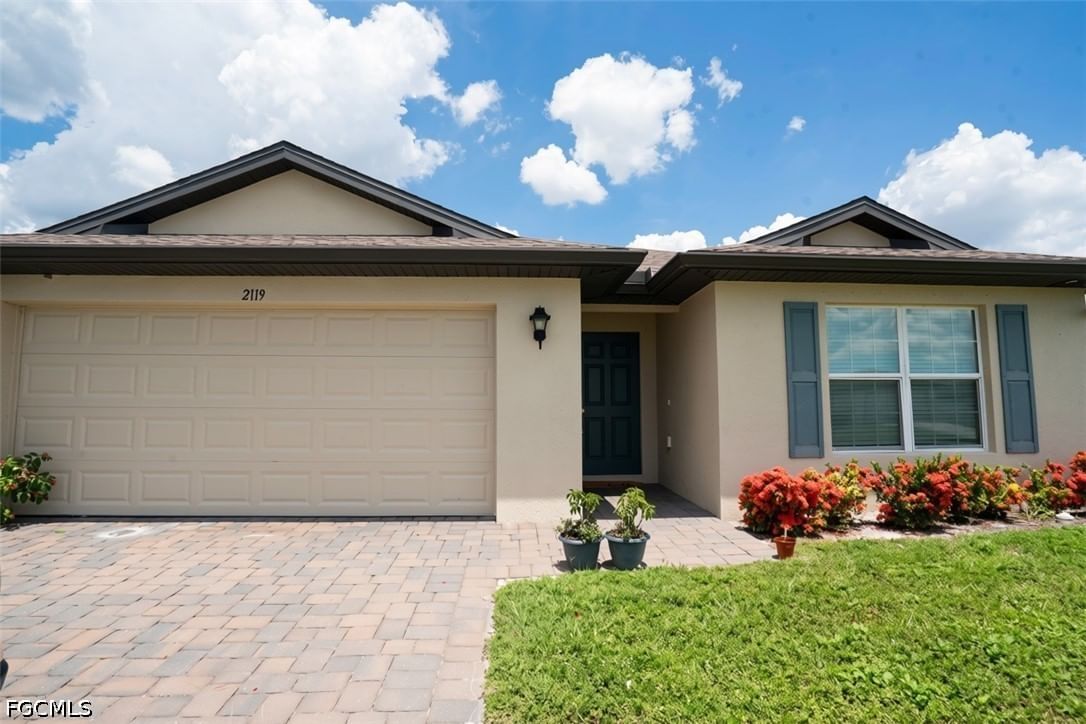 2119 NE 6th Place, Cape Coral, FL 33909 photo 2