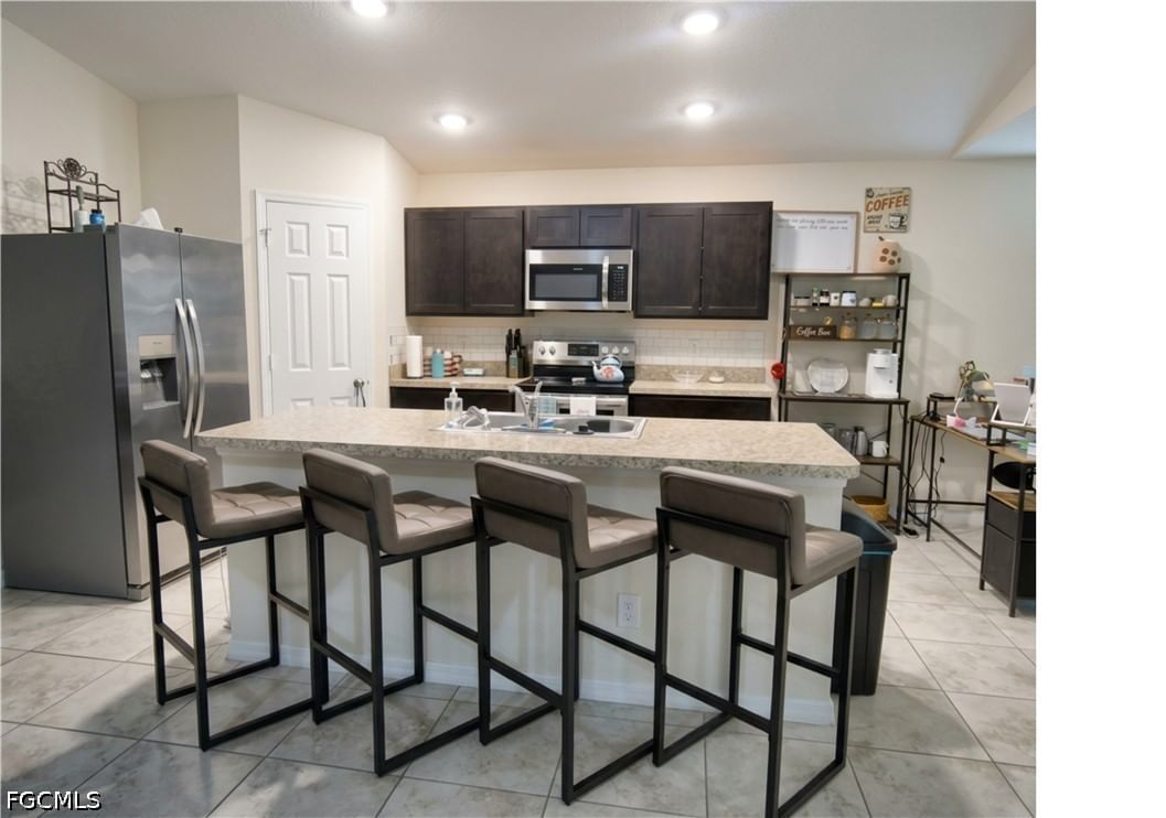 2119 NE 6th Place, Cape Coral, FL 33909 photo 4