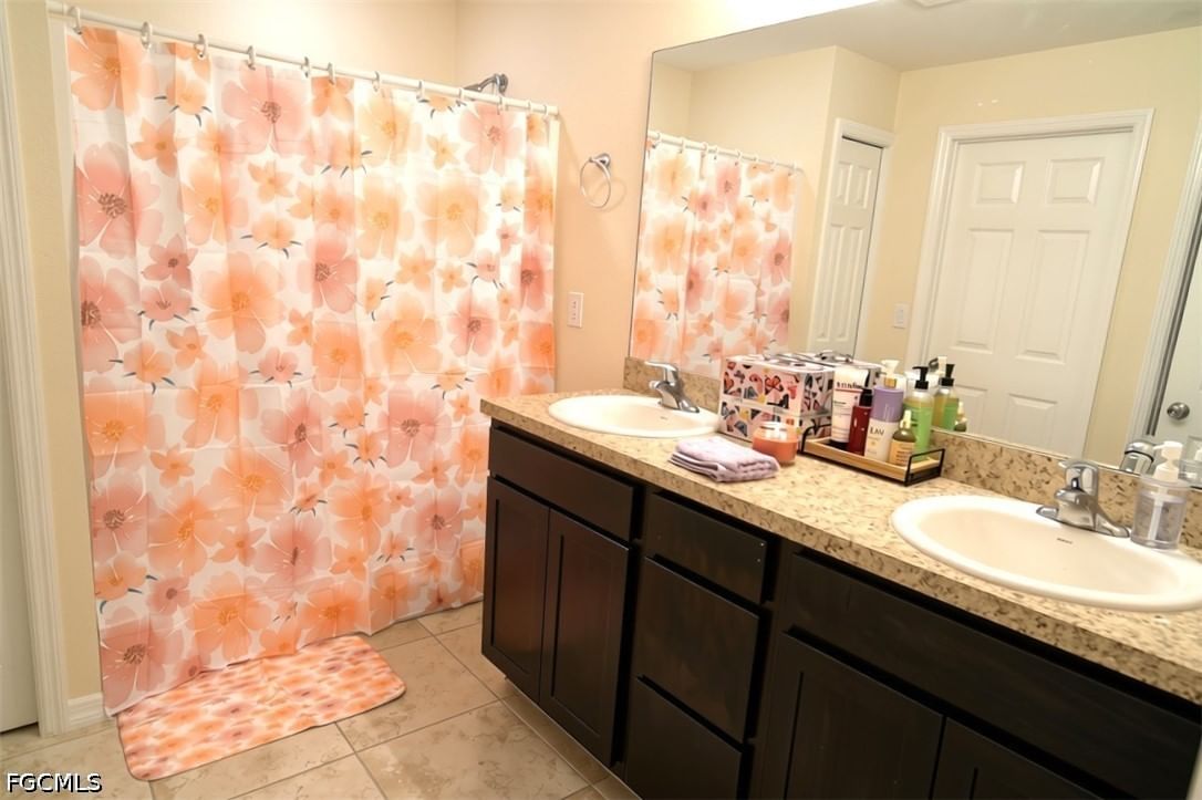 2119 NE 6th Place, Cape Coral, FL 33909 photo 5