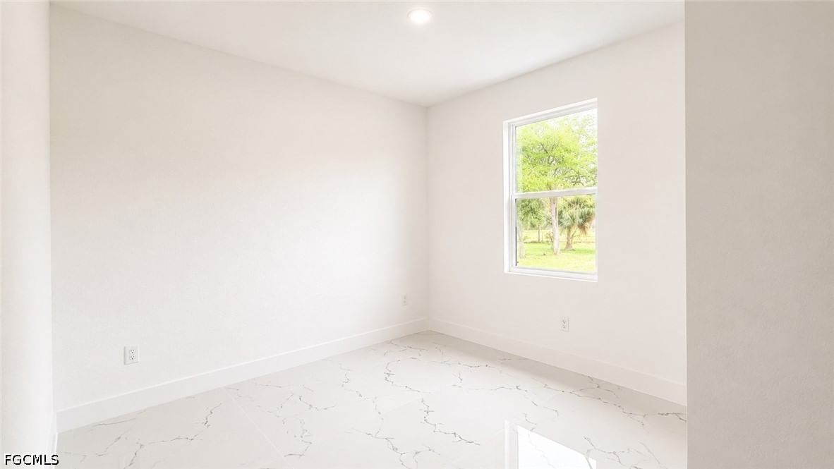 156 Carousel Avenue, Labelle, FL 33935 photo 4