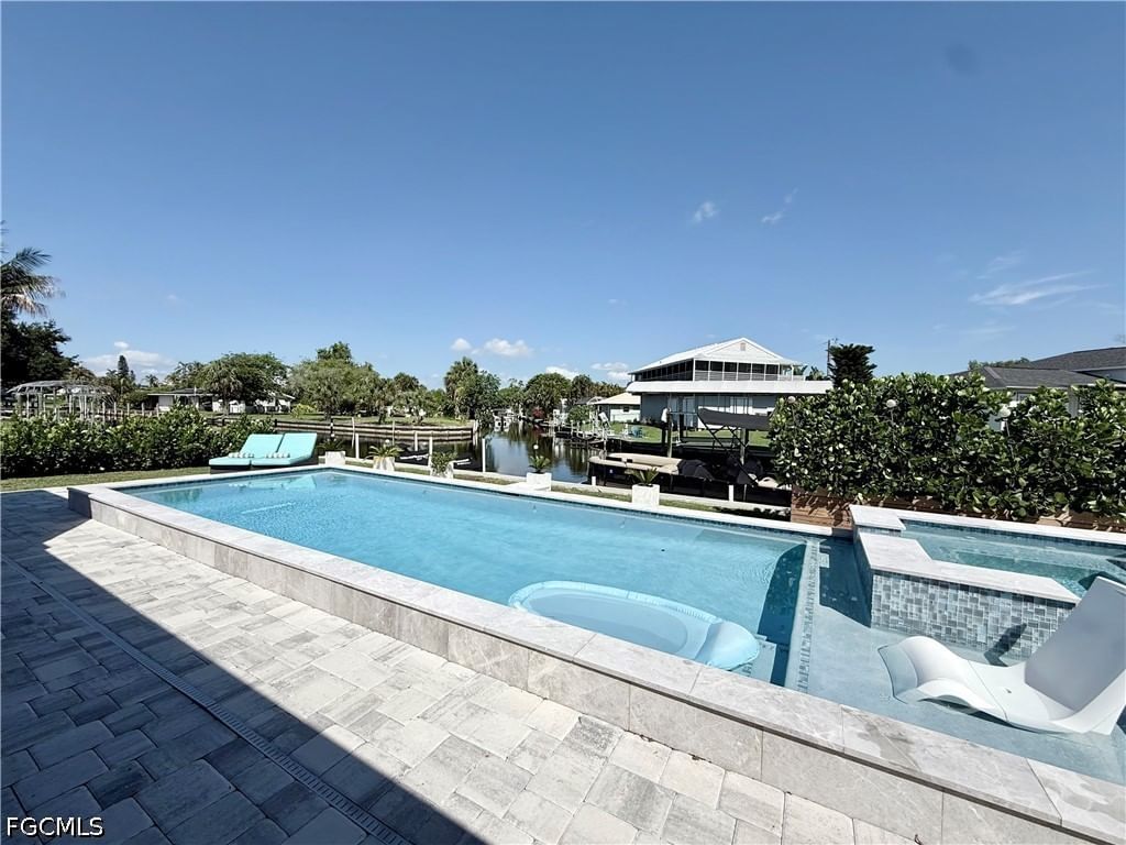 122 E North Shore Avenue, North Fort Myers, FL 33917 photo 2