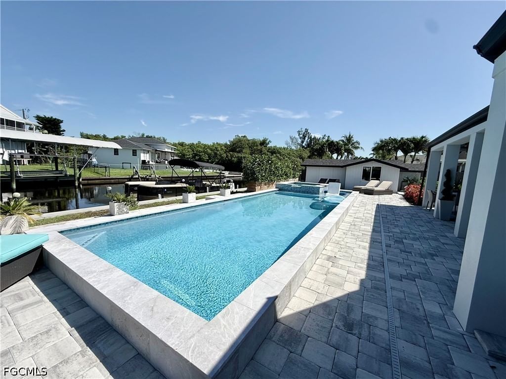 122 E North Shore Avenue, North Fort Myers, FL 33917 photo 3