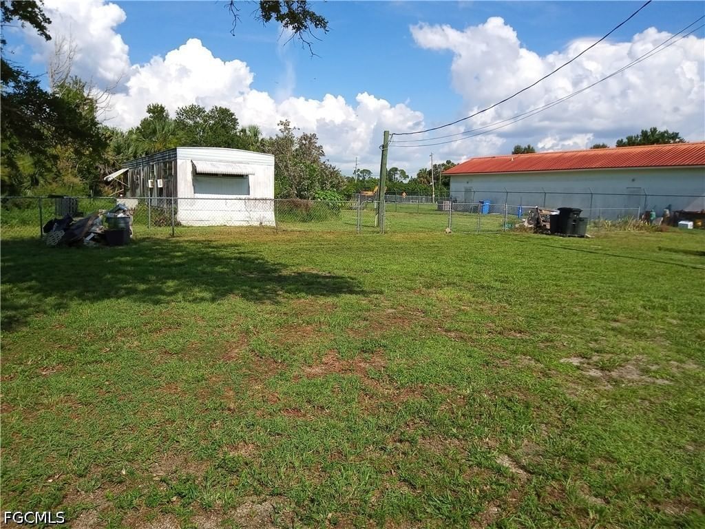 1511 Laurel Drive, North Fort Myers, FL 33917 photo 3