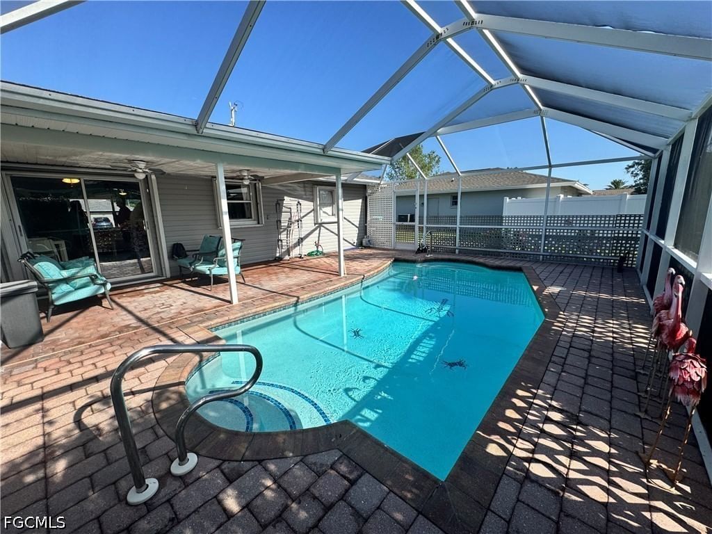 1027 SE 17th Avenue, Cape Coral, FL 33990 photo 2