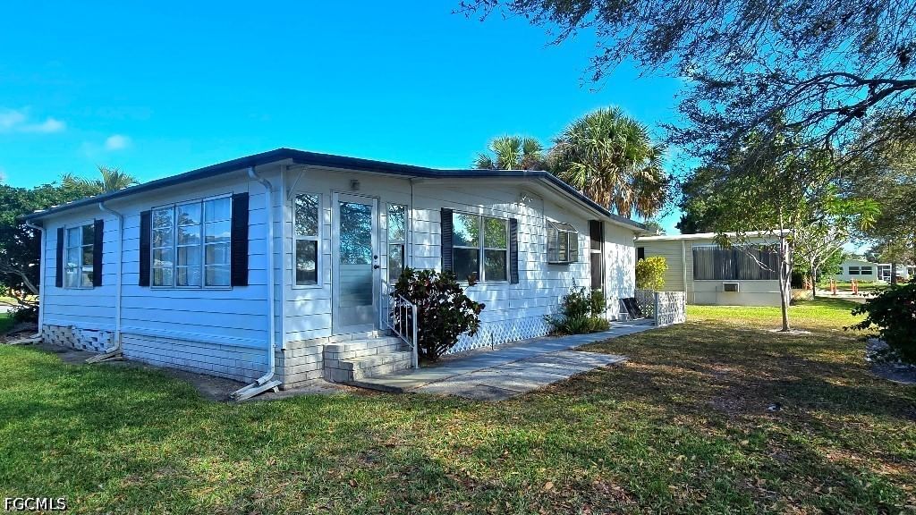 537 Charlemagne Boulevard, Naples, FL 34112 photo 3