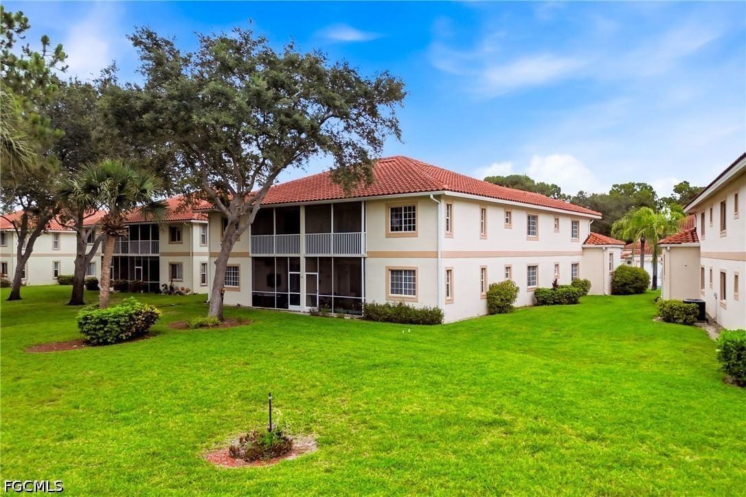 675 Luisa Lane #4, Naples, FL 34104 photo 4