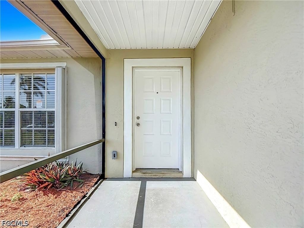 528 SE 27th Street, Cape Coral, FL 33904 photo 5