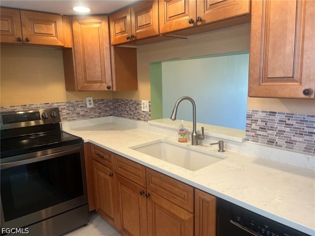 6220 Augusta Drive #203, Fort Myers, FL 33907 photo 4