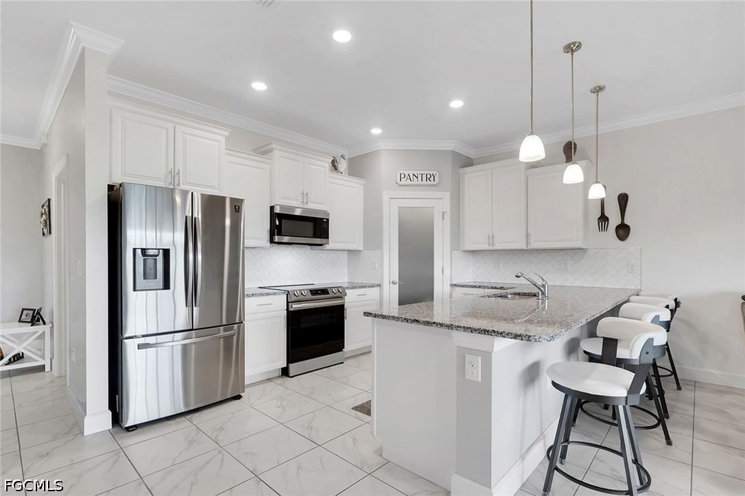 1517 NE 8th Place, Cape Coral, FL 33909 photo 5