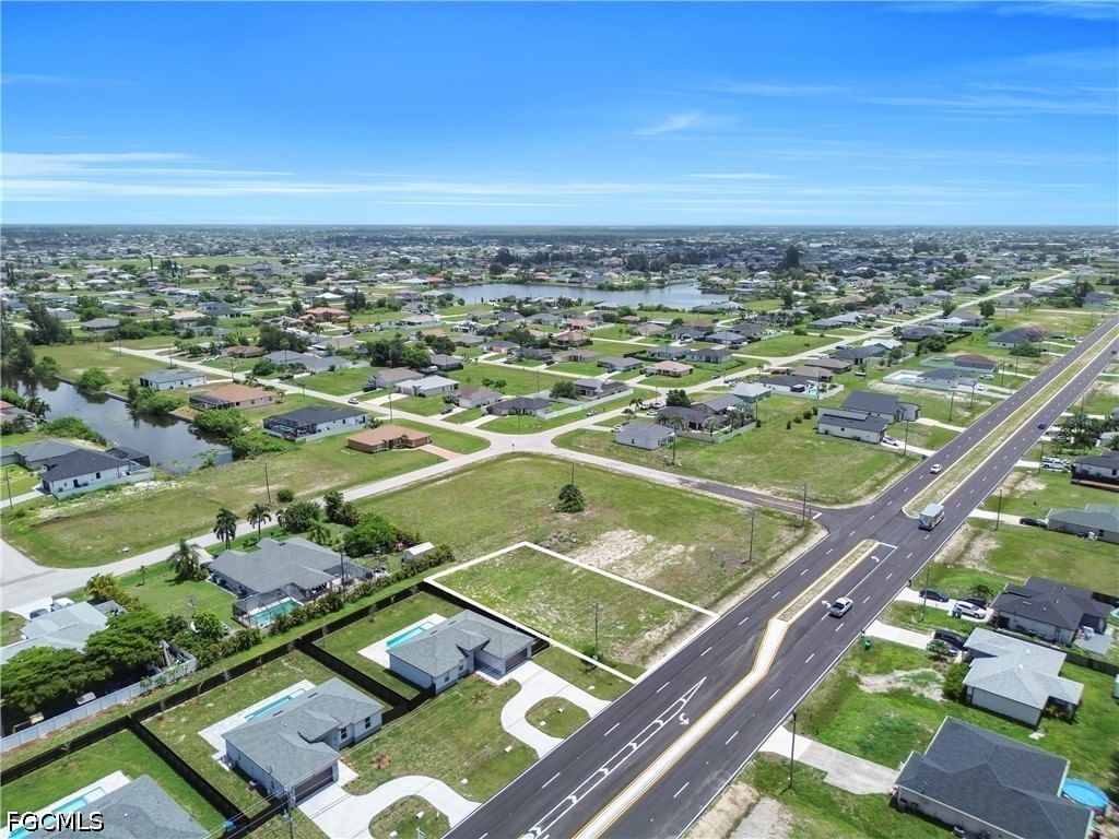 107 Diplomat Parkway E, Cape Coral, FL 33909 photo 3