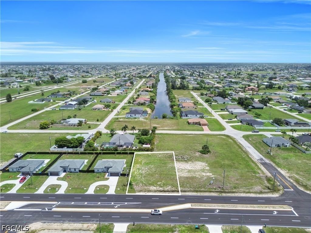 107 Diplomat Parkway E, Cape Coral, FL 33909 photo 4