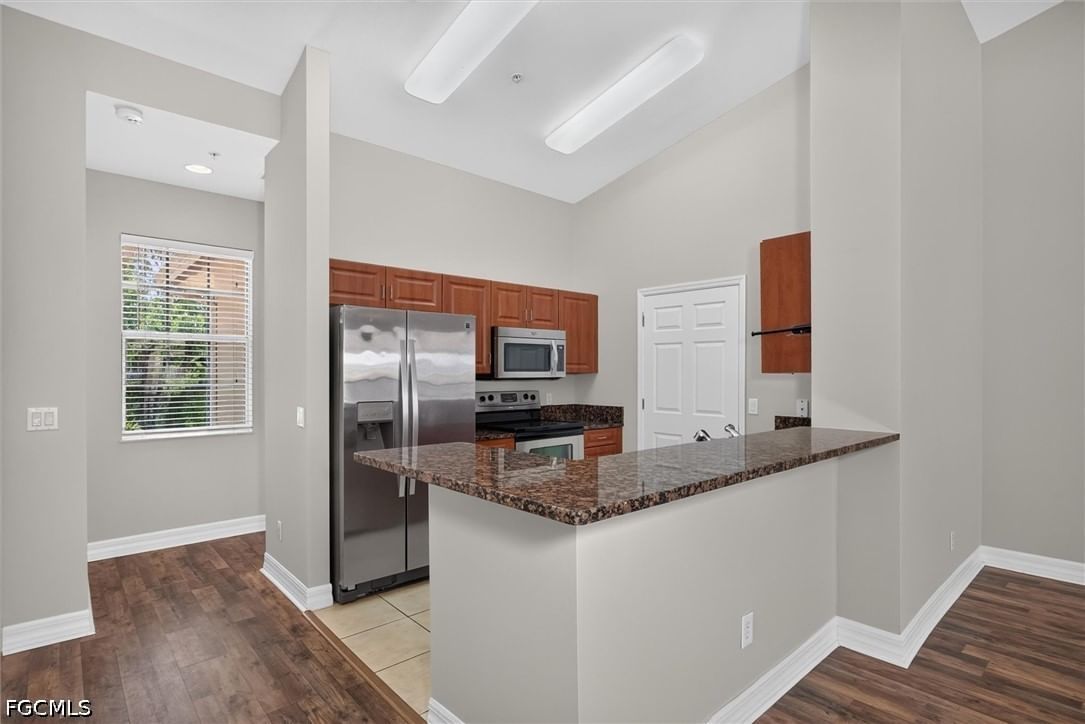 8521 Oakshade Circle #422, Fort Myers, FL 33919 photo 3