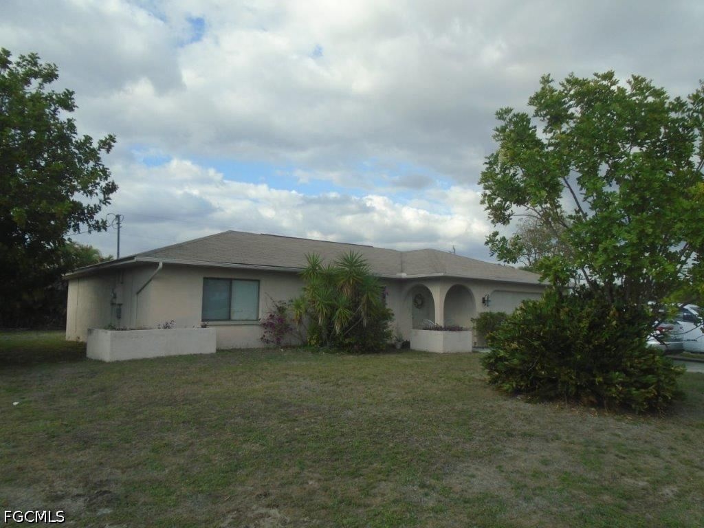 2304 NE 23rd Place, Cape Coral, FL 33909 photo 2