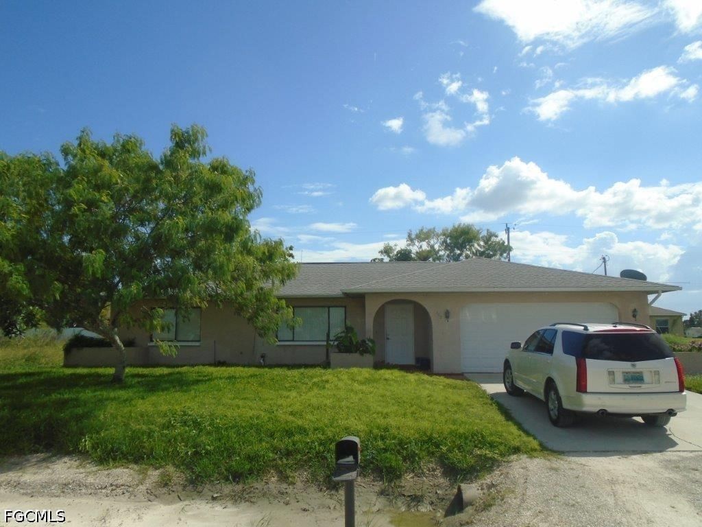 2304 NE 23rd Place, Cape Coral, FL 33909 photo 4