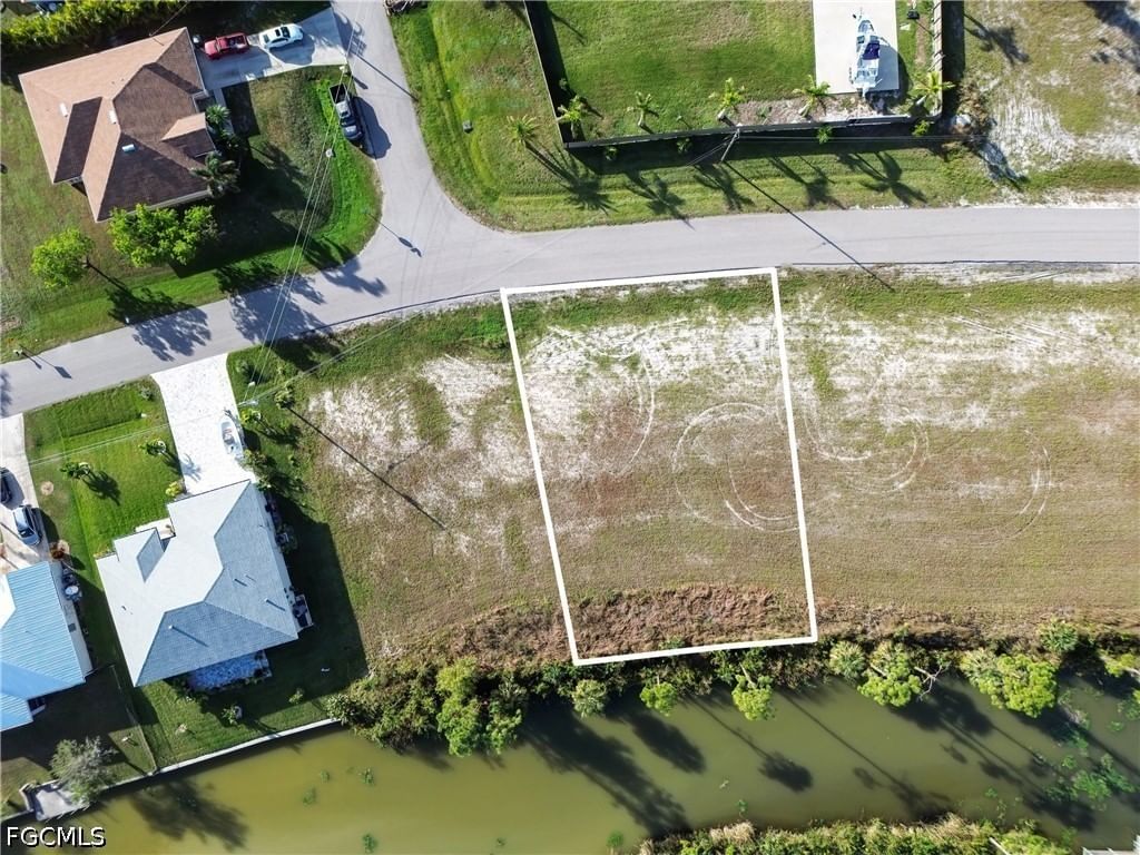 2701 NW 26th Place, Cape Coral, FL 33993 photo 2