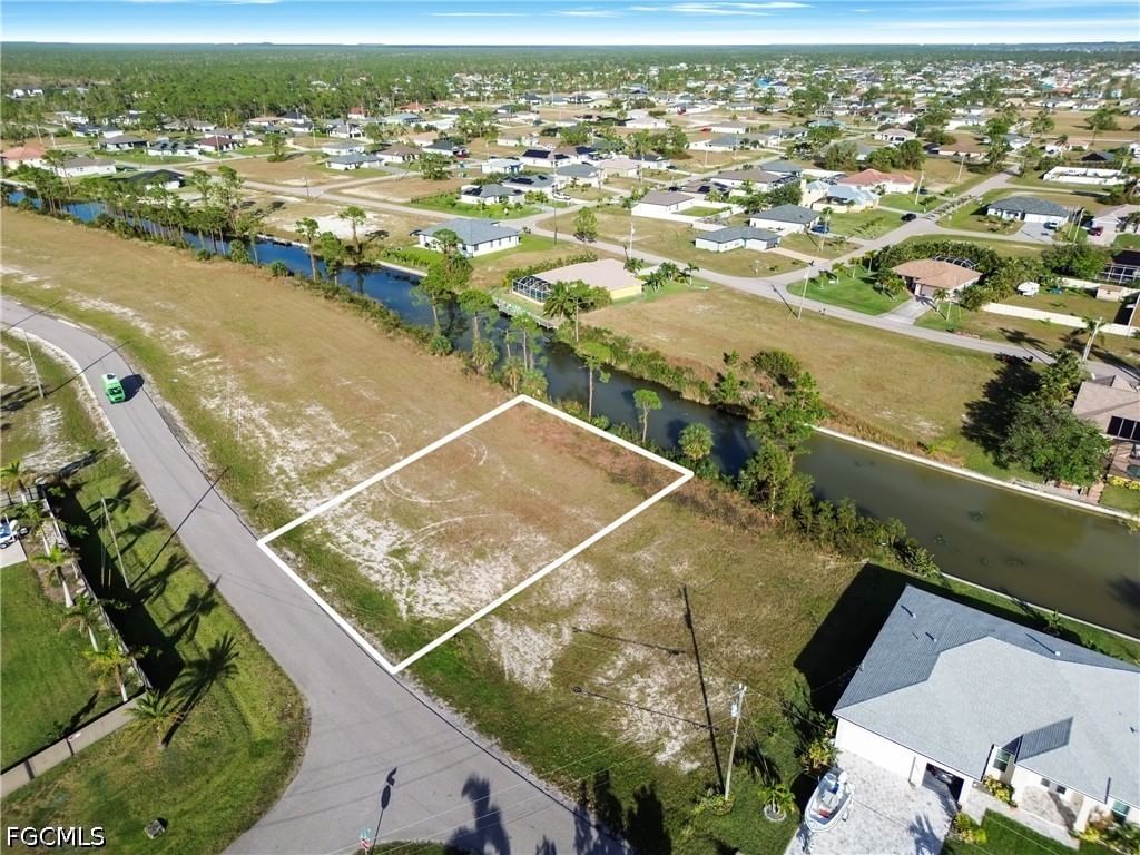 2701 NW 26th Place, Cape Coral, FL 33993 photo 5