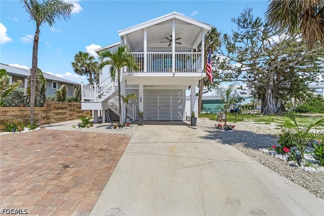 197 Madison Court, Fort Myers Beach, FL 33931 photo 4