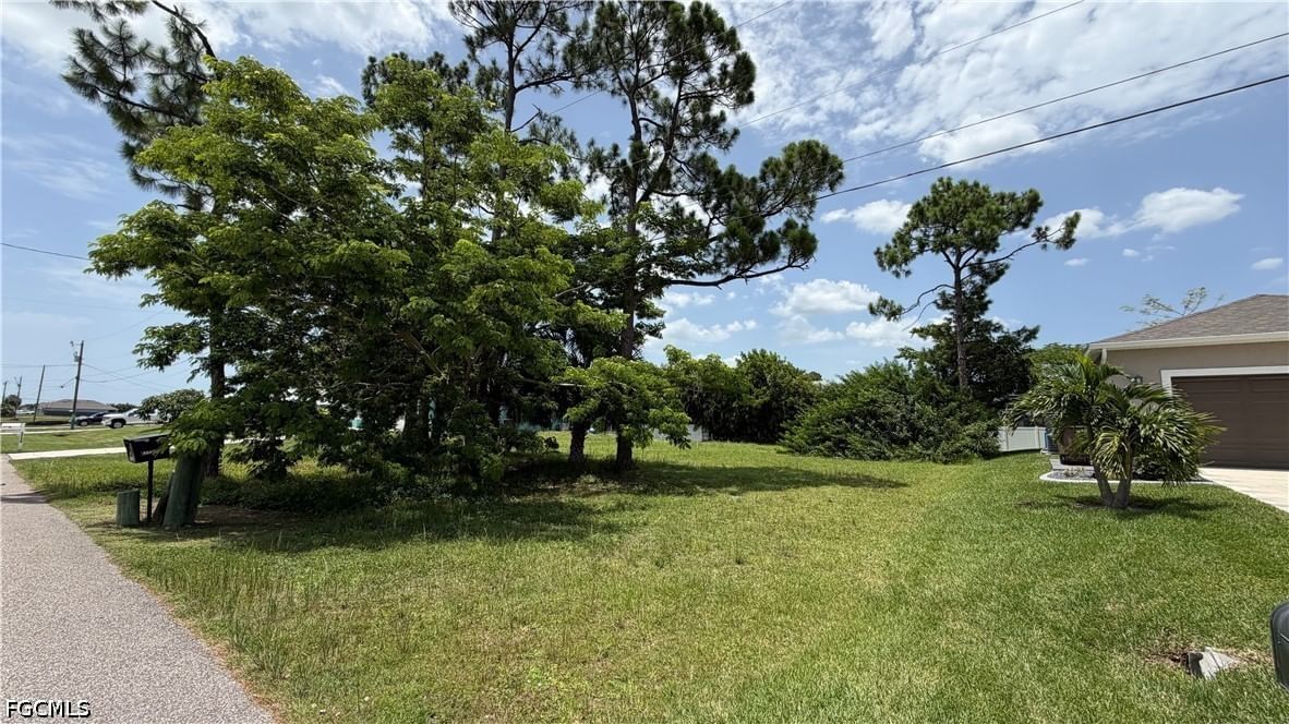 1719 NE 33rd Lane, Cape Coral, FL 33909 photo 4