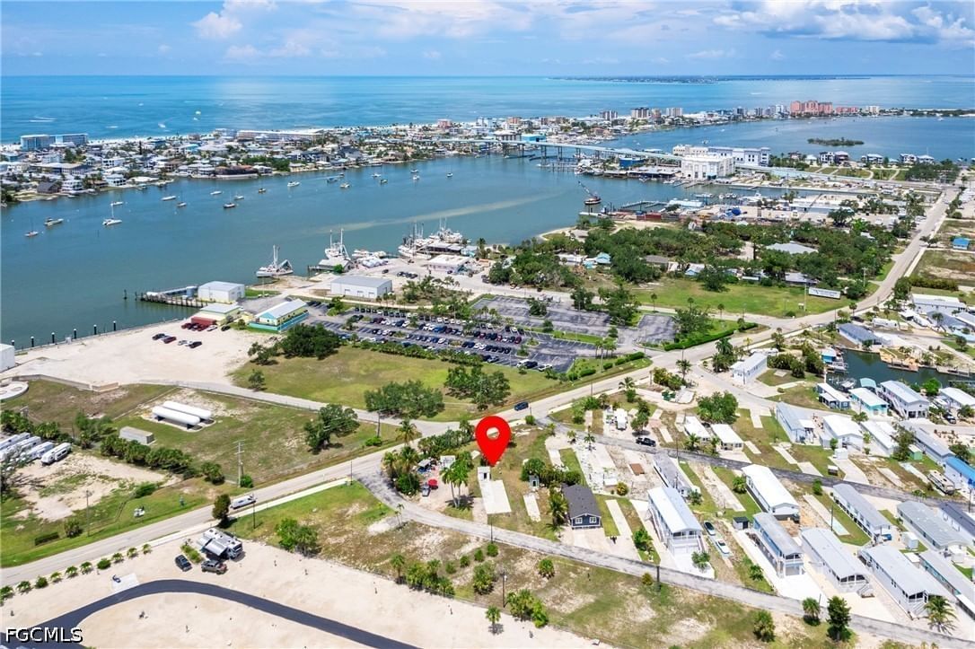 47 Oyster Bay Lane, Fort Myers Beach, FL 33931 photo 2