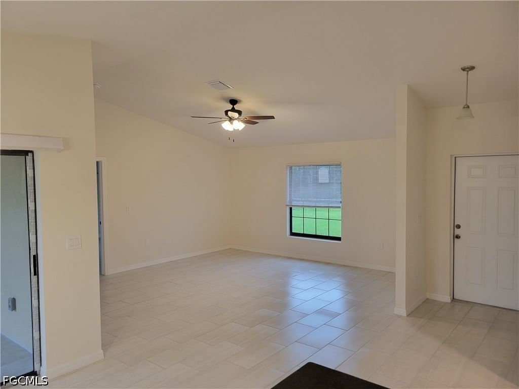 1105 NE 6th Place, Cape Coral, FL 33909 photo 5