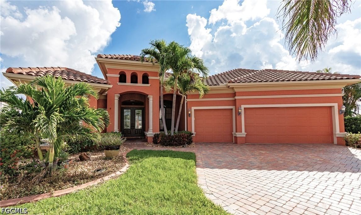 447 Avalon Drive, Cape Coral, FL 33904 photo 2