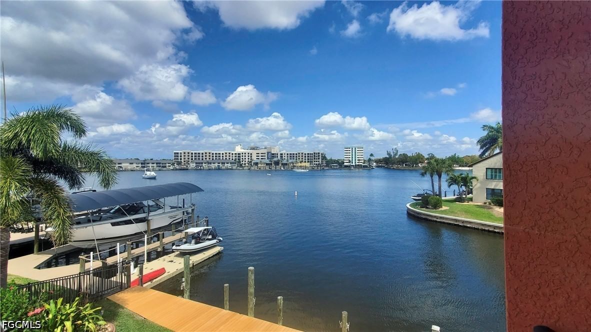 447 Avalon Drive, Cape Coral, FL 33904 photo 4