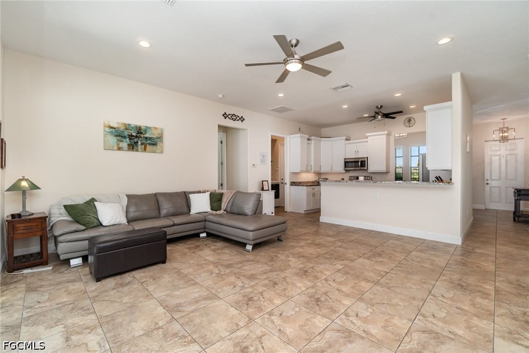 3137 SE 8th Avenue, Cape Coral, FL 33904 photo 4