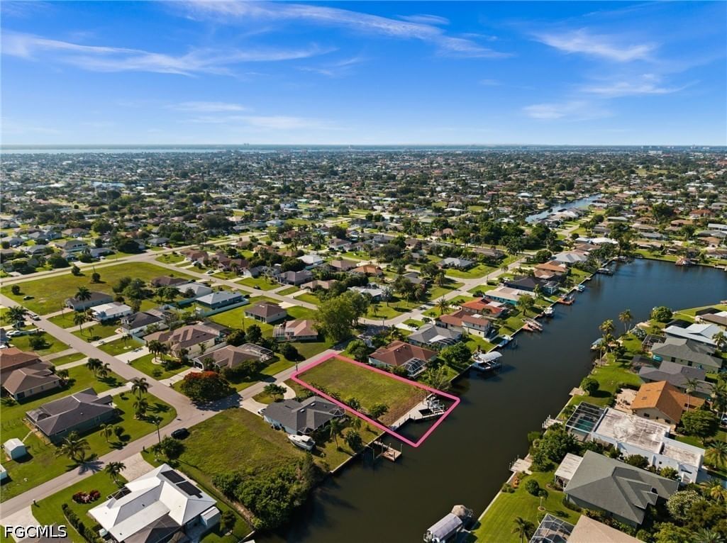 3022 SE 6th Avenue, Cape Coral, FL 33904 photo 3