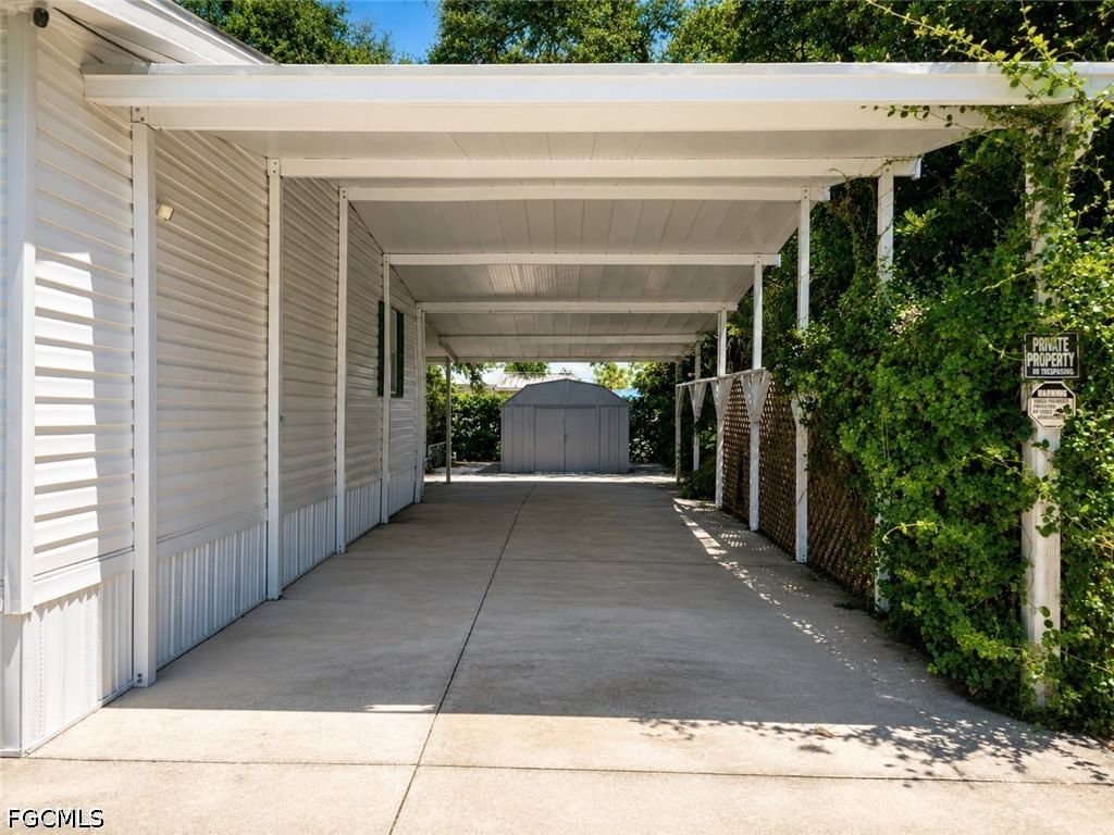 2501 Gail Helen Court, North Fort Myers, FL 33917 photo 2