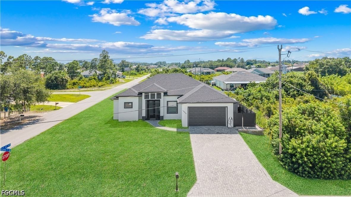 1606 Beth Avenue S, Lehigh Acres, FL 33976 photo 3