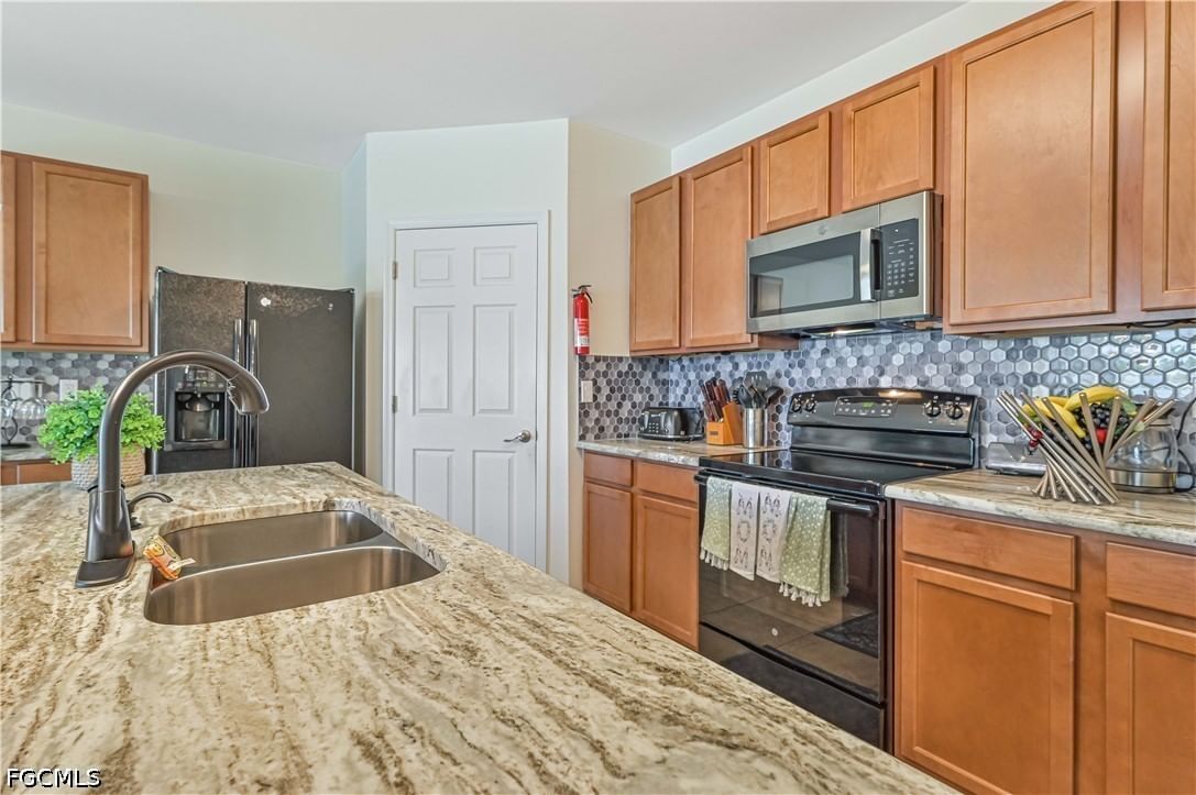 216 SW 29th Street, Cape Coral, FL 33914 photo 4