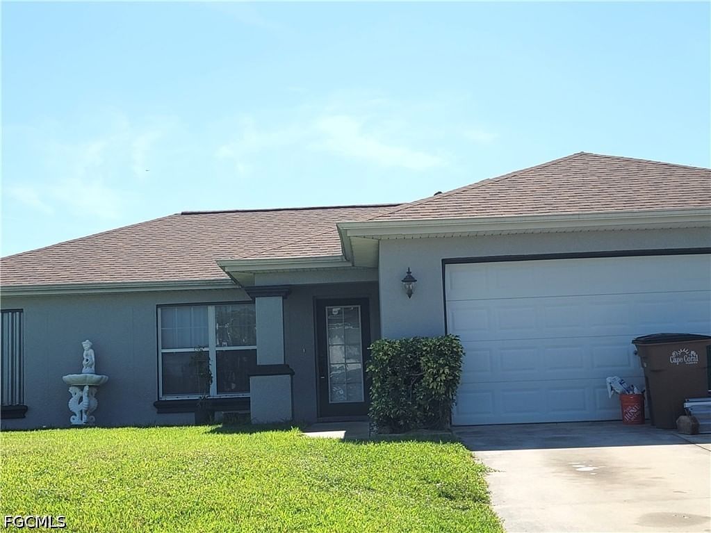 313 SW 14th Place, Cape Coral, FL 33991 photo 2