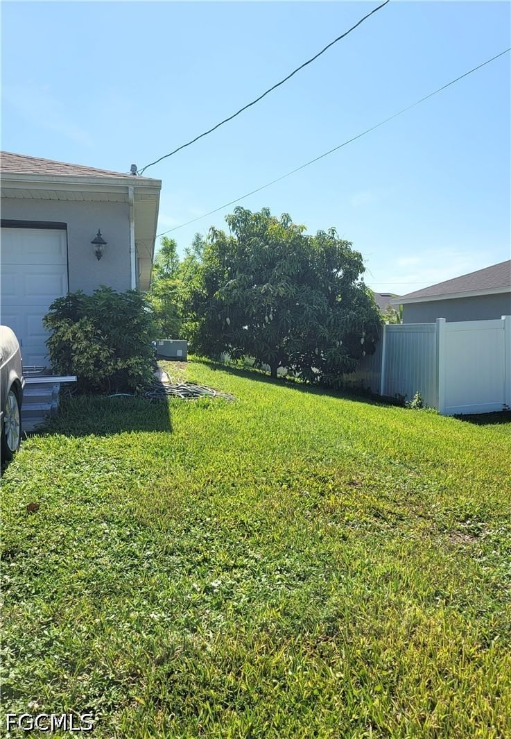 313 SW 14th Place, Cape Coral, FL 33991 photo 3