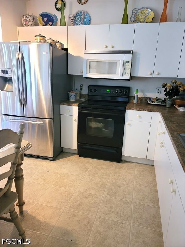 313 SW 14th Place, Cape Coral, FL 33991 photo 5
