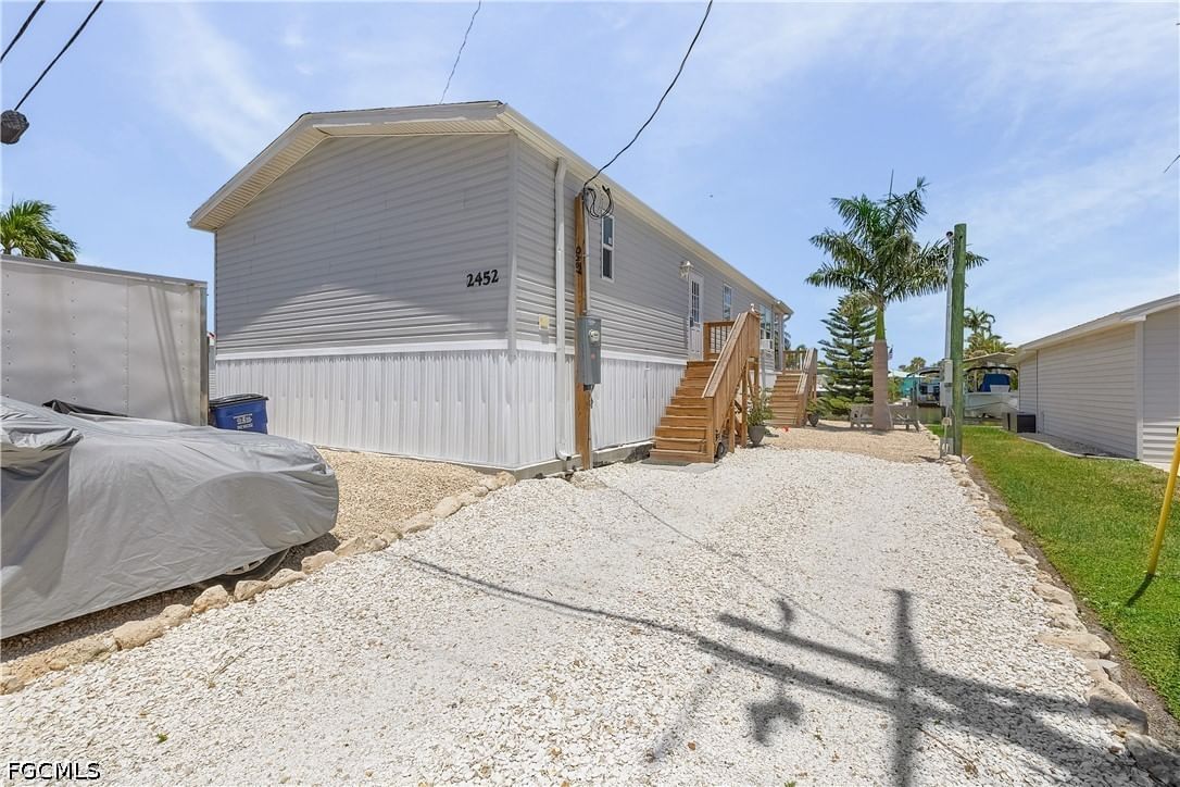 2452 York Road, St James City, FL 33956 photo 2