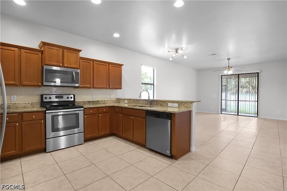 820 SW 9th Avenue, Cape Coral, FL 33991 photo 3