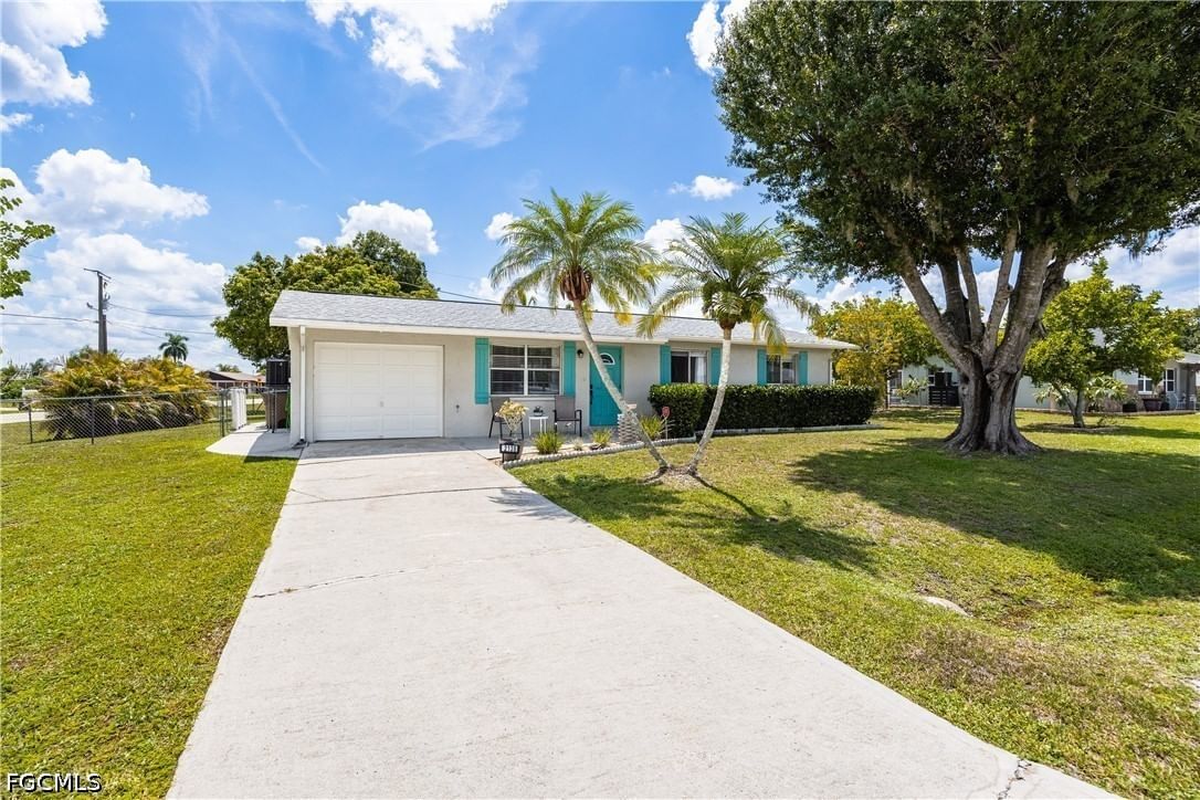 2138 Dominica Avenue, Fort Myers, FL 33905 photo 2