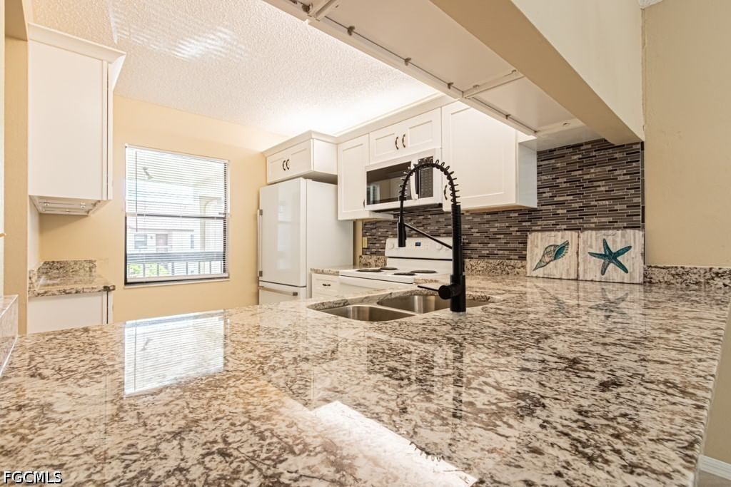 9275 Lake Park Drive #204, Fort Myers, FL 33919 photo 5