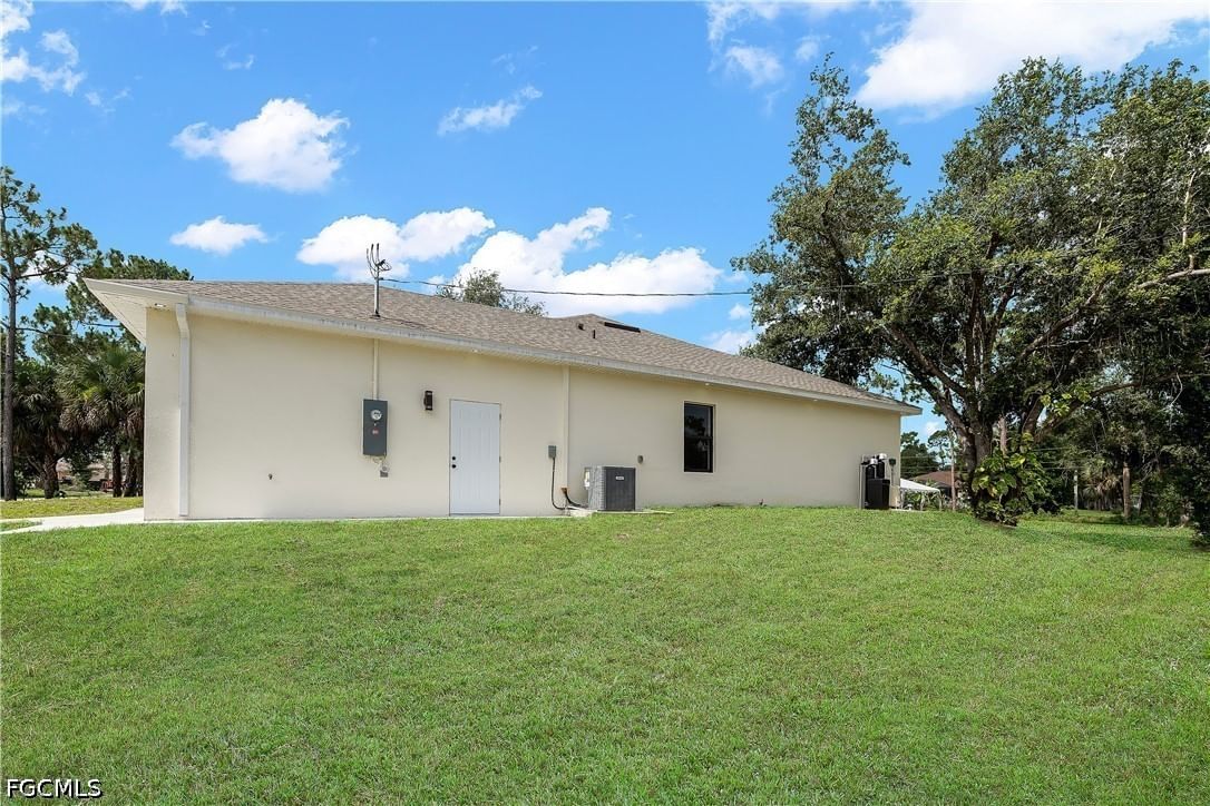 619 Sheldon Avenue, Lehigh Acres, FL 33936 photo 5