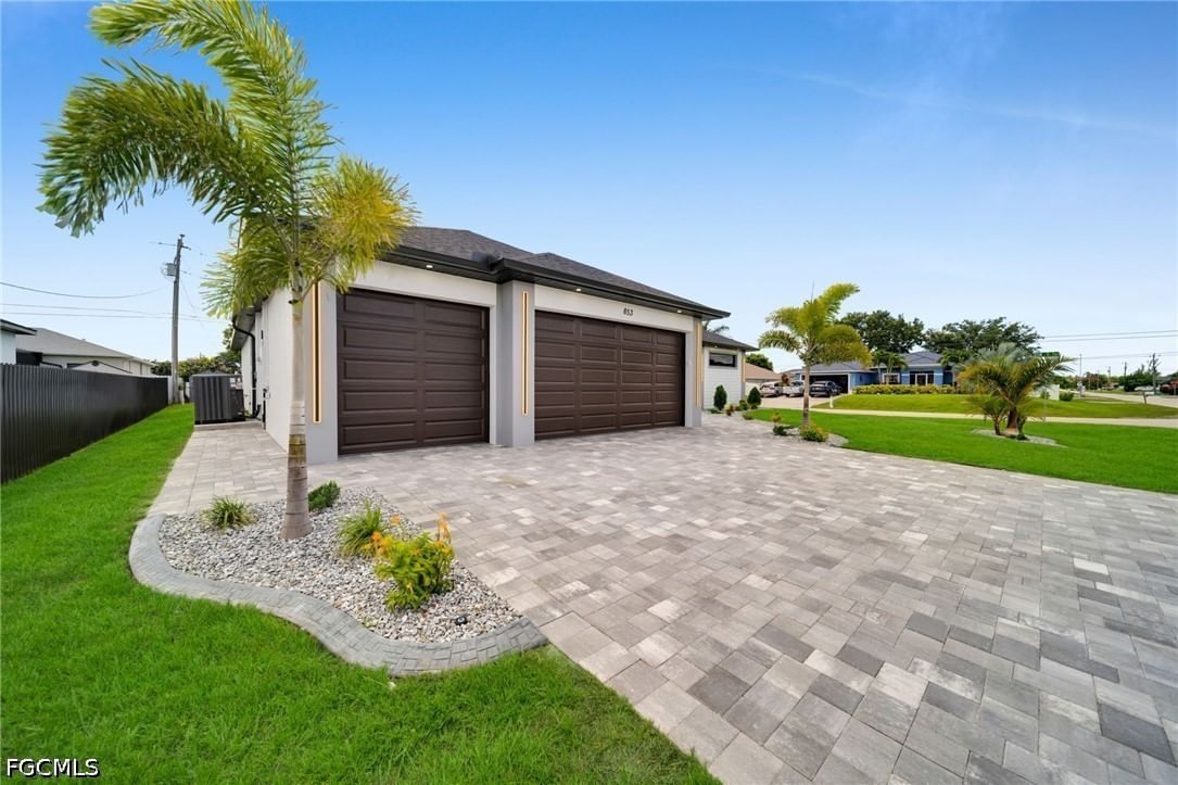 853 SW 15th Avenue, Cape Coral, FL 33991 photo 2