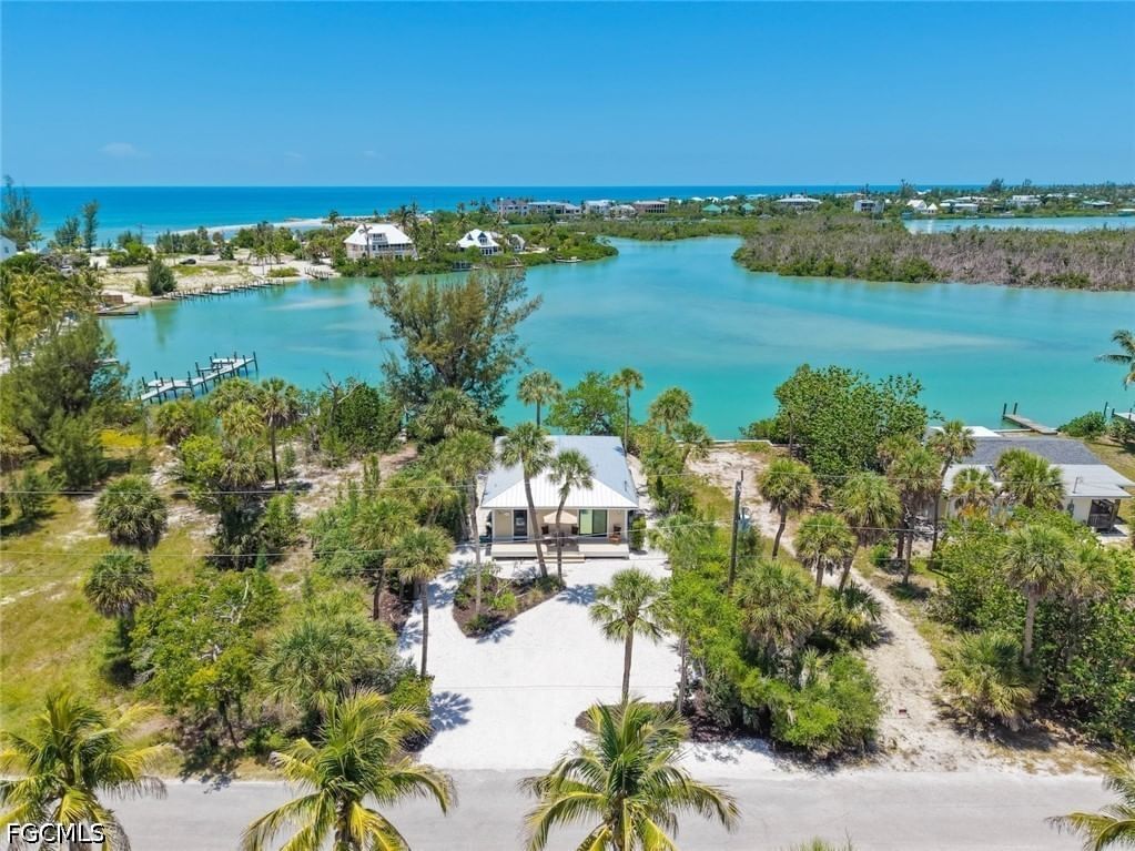 2539 Coconut Drive, Sanibel, FL 33957 photo 2