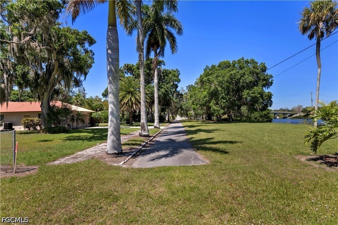 233 De Soto Avenue, Labelle, FL 33935 photo 3