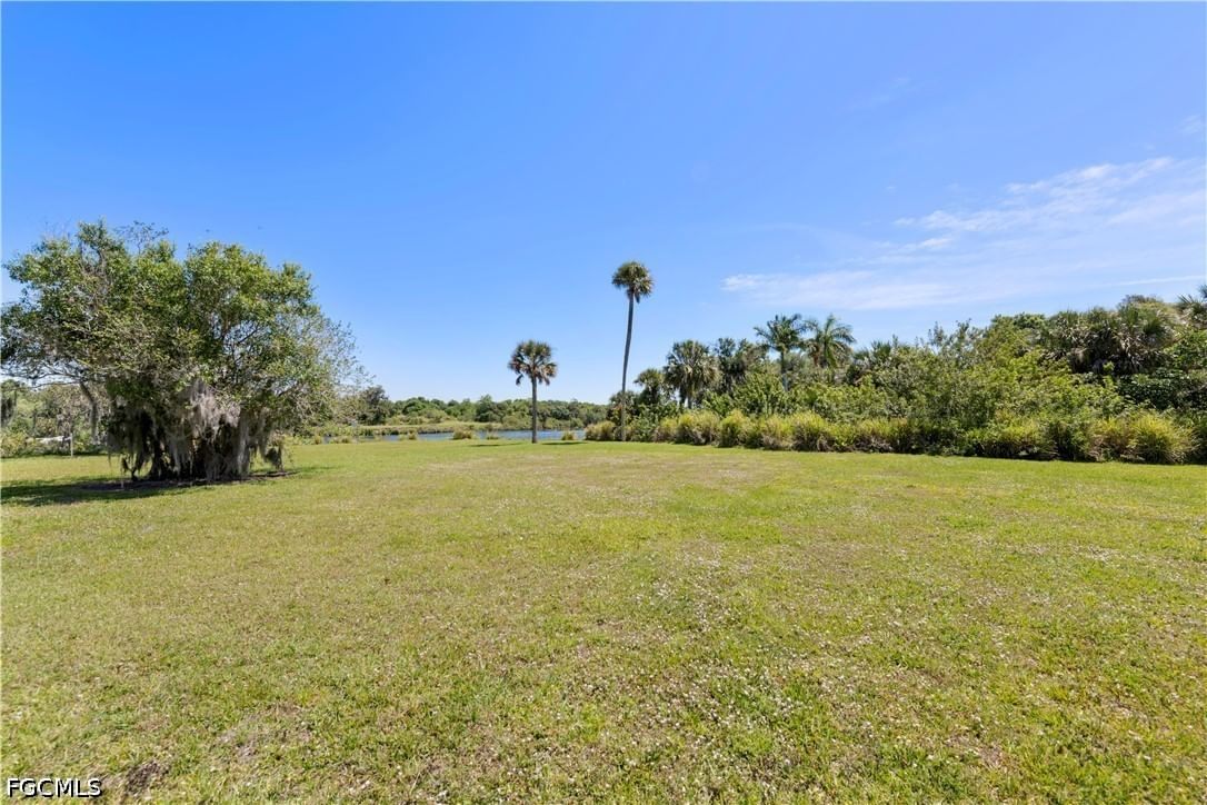 233 De Soto Avenue, Labelle, FL 33935 photo 5