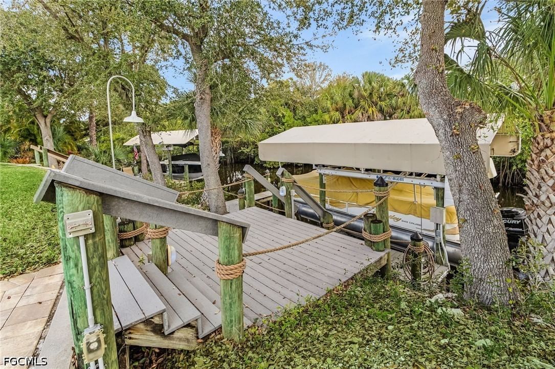 9262 Palm Island Circle, North Fort Myers, FL 33903 photo 2