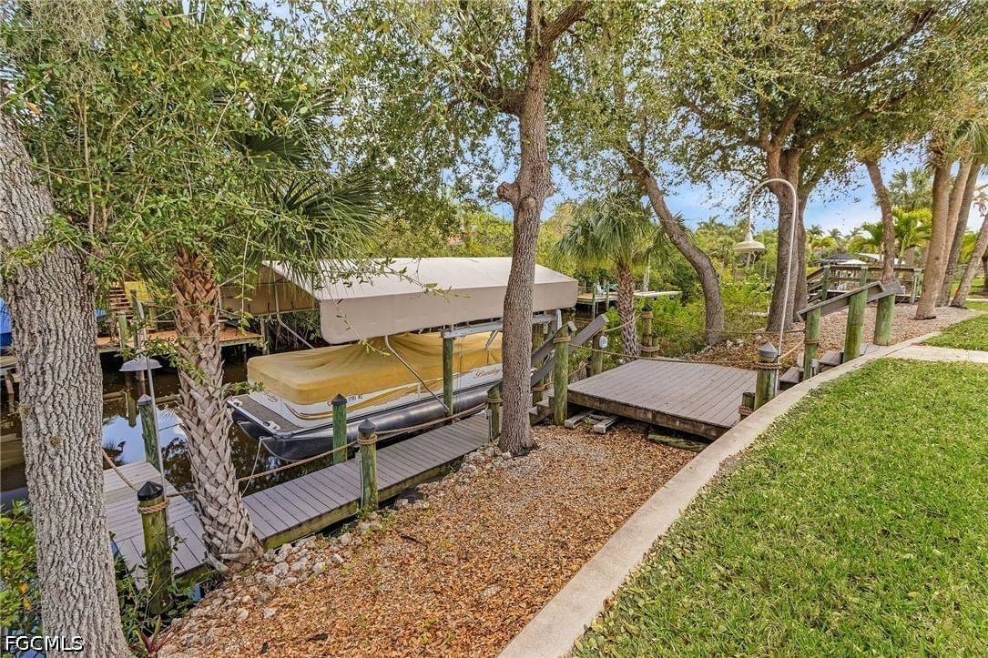 9262 Palm Island Circle, North Fort Myers, FL 33903 photo 3