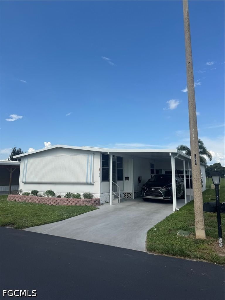 84 Poinsettia Drive, Fort Myers, FL 33905 photo 2